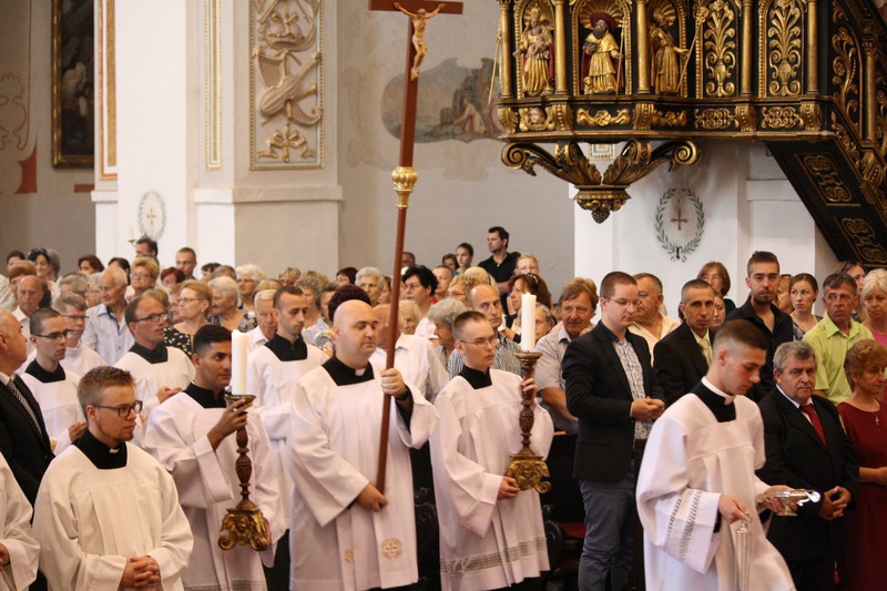 Trnavská arcidiecéza dnešným dňom získala troch novokňazov