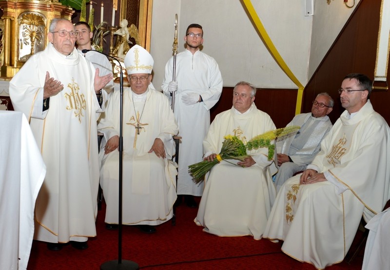 Arcibiskup oslávil s Cíferčanmi 80. výročie posviacky kostola
