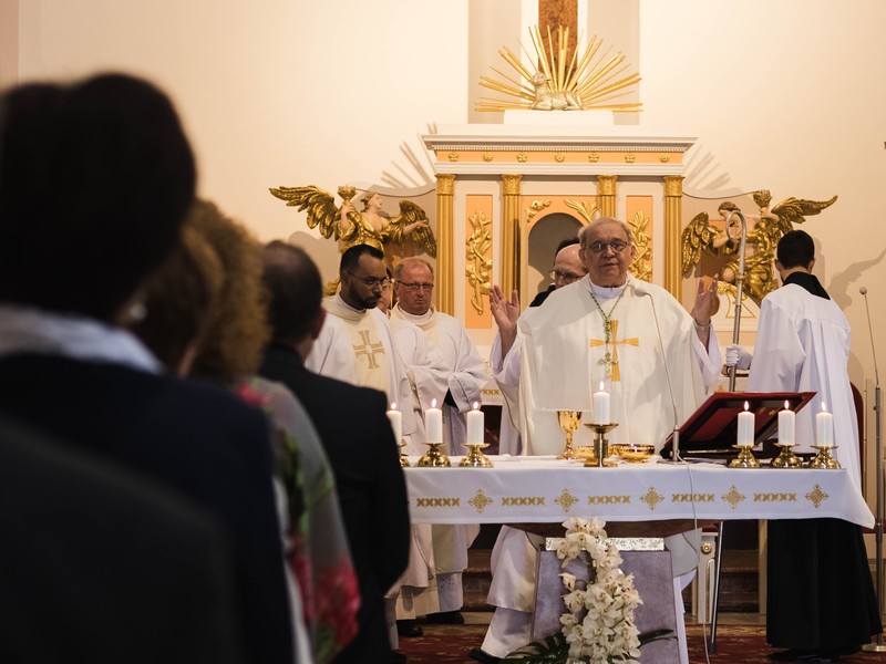 Trnavský arcibiskup požehnal obnovený interiér kostola v Považanoch