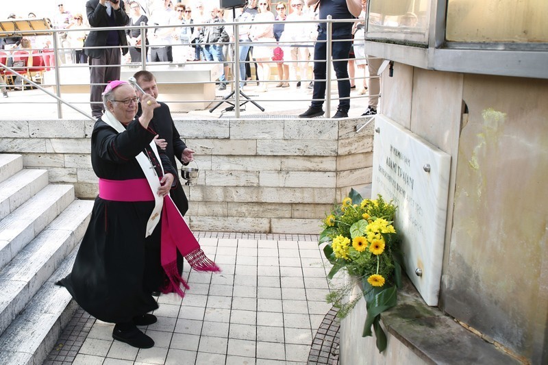 Trnavský arcibiskup požehnal 1. mája liečivé pramene v Piešťanoch