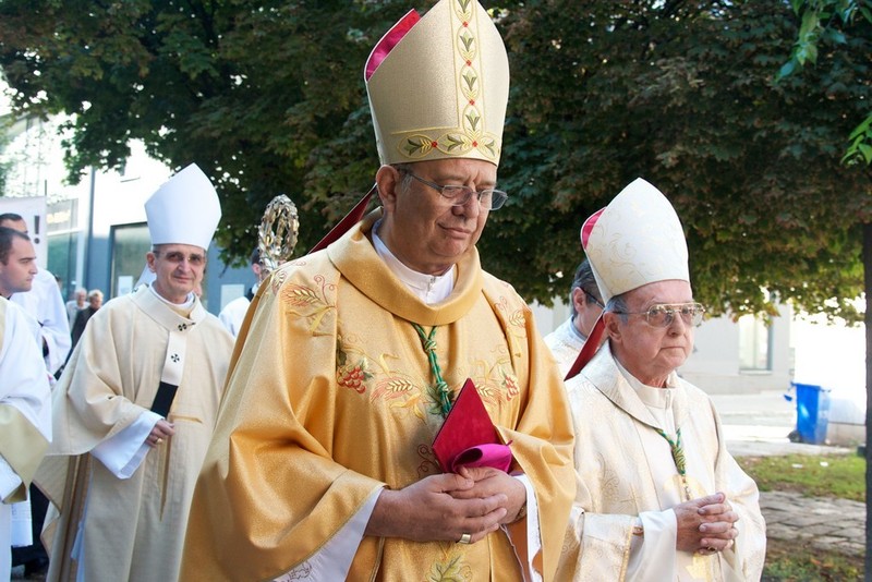 inauguracia-trnavskeho-arcibiskupa-jana-oroscha-14.jpg