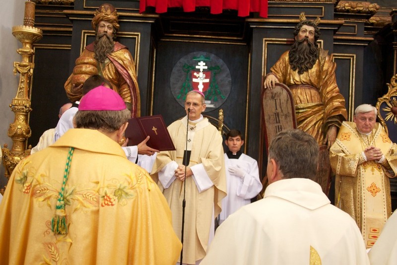 inauguracia-trnavskeho-arcibiskupa-jana-oroscha-17.jpg