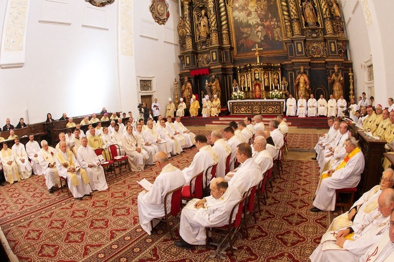 inauguracia-trnavskeho-arcibiskupa-jana-oroscha-23.jpg