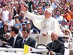 Pred 8 rokmi Benedikt XVI. verejnosti oznámil, že opustí svoj úrad