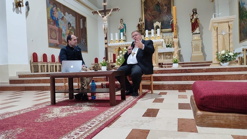 Pokoj, nádej a osobný vzťah s Bohom: Biskup Beňo povzbudil veriacich v Šali