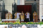 Trnavský arcibiskup Orosch kráčal v kráľovskom sprievode