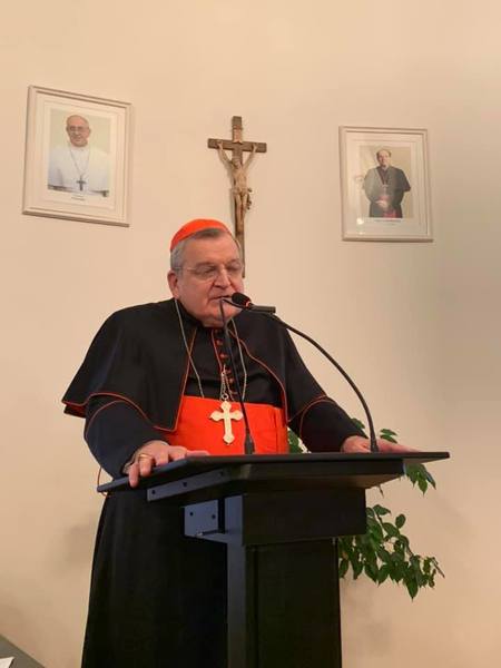 Kardinál Burke: Ježišovo Srdce nás učí odvahe a sebadôvere