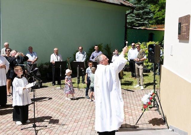 V Skýcove odhalili pamätnú tabuľu Božieho služobníka biskupa Buzalku