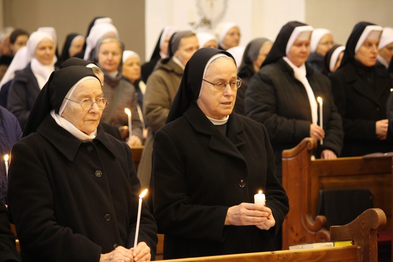 Rehoľníci oslávia v katedrále Deň zasväteného života