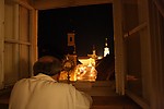 Arcibiskup Orosch pravidelne o polnoci udeľuje eucharistické požehnanie