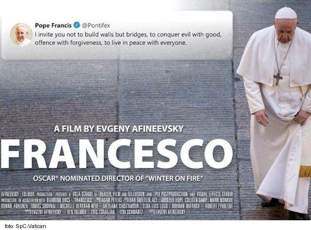 Film Francesco vyvolal pozornosť, ale manipuluje kontext, píšu komentátori