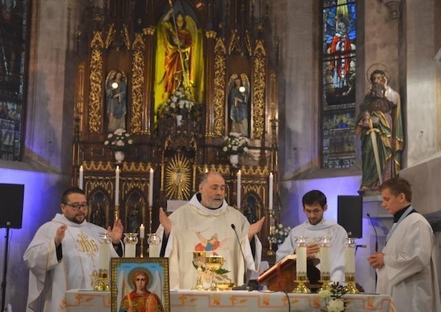 V Hlohovci začalo slávenie patróna kostola i farnosti sv. Michala archanjela