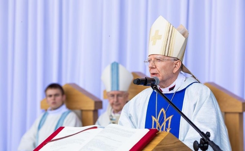 Mons. Ján Orosch podporil arcibiskupa Jędraszewskeho