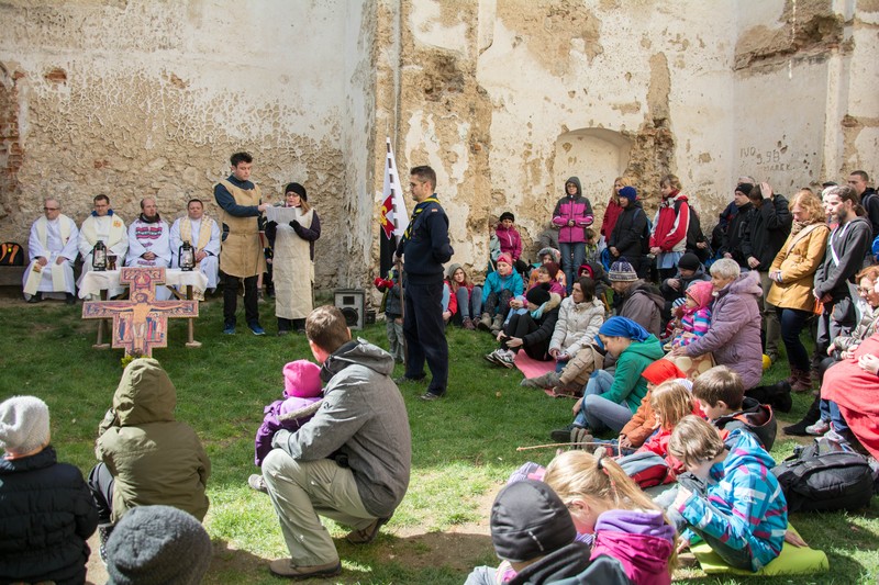 Bielonedeľná púť na Katarínku otvorila dvadsiatutretiu sezónu dobrovoľníctva
