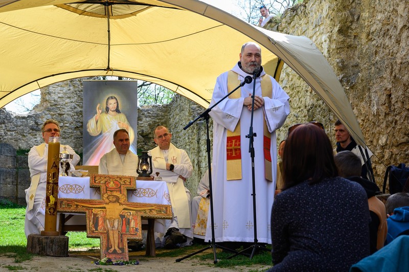 Bielonedeľnou púťou na Katarínke dobrovoľníci otvorili jubilejnú 30. sezónu