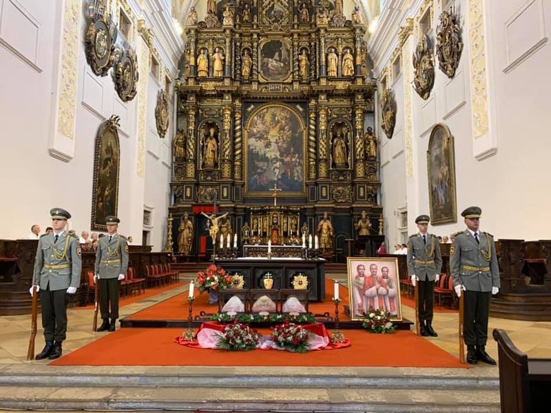 Kardinál Erdő: Nikto nie je cudzí Bohu a Cirkvi