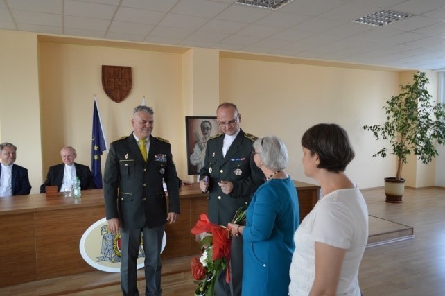 Biskup Dominik Tóth ocenený medailou Ordinariátu OS a OZ SR „in memoriam“