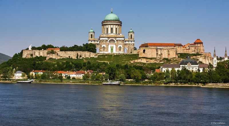 Dnes v maďarskom Ostrihome pochovali kardinála Paskaia