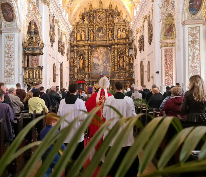 Arcibiskup Orosch: Skrze Krista môžeme aj my zvíťaziť nad zlom