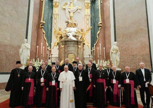 Svätý Otec sa modlil so slovenskými biskupmi v šaštínskej bazilike