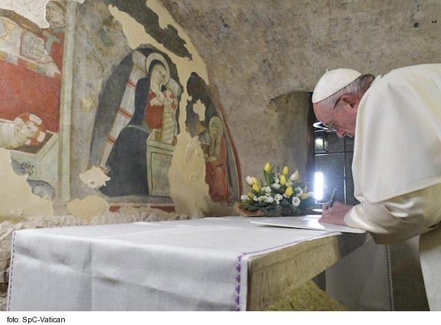 Pápež František vydal apoštolský list o tradícii betlehemských jaslí