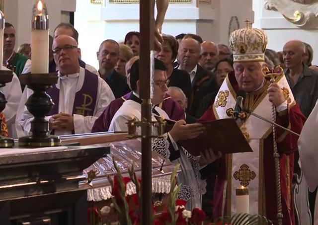 V Katedrále sv. Jána Krstiteľa pochovali Mons. Dominika Kaľatu SJ