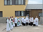 V Červeníku dnes požehnali novú farskú budovu