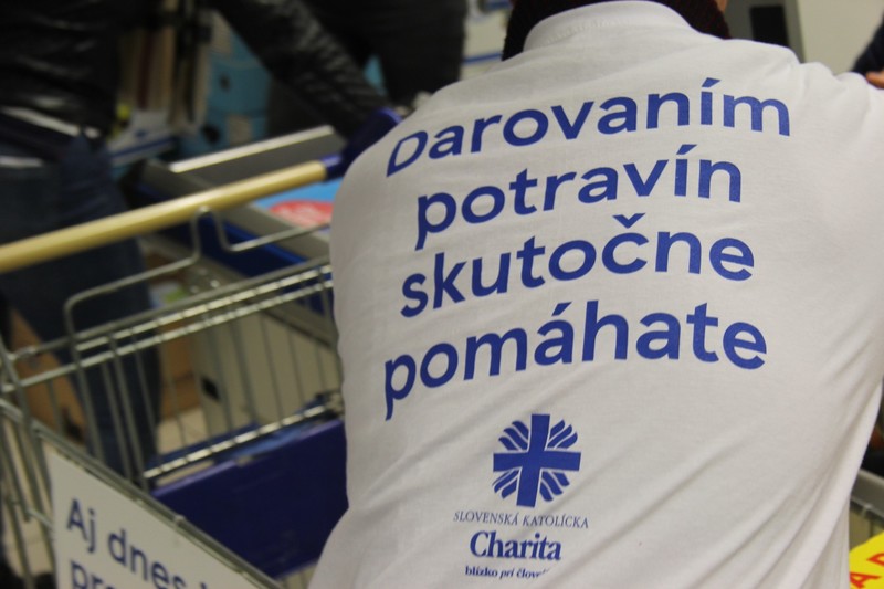 Najväčšia potravinová zbierka charity potrvá ešte do 3. decembra