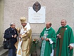 Biskupovi Hnilicovi odhalili pamätnú tabuľu v jeho rodnej obci