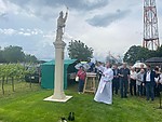 Vo vinohradoch v Zelenči požehnali sochu sv. Urbana