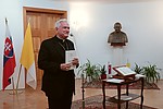 Arcibiskup Orosch na prezentácii knihy o prvej pápežskej návšteve Slovákov