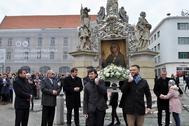 Na novéne si pripomenuli aj štvrťstoročie od návratu Trojičky