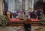 S kardinálom Jozefom Tomkom sa prišli do Bratislavy rozlúčiť tisíce ľudí