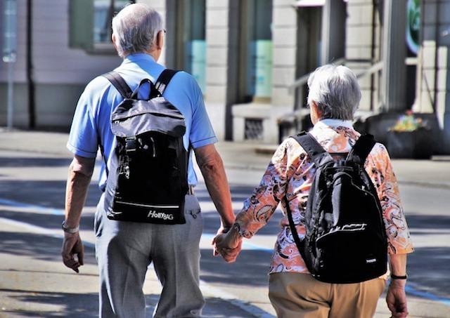 Zapojme sa do slávenia Svetového dňa seniorov, povzbudzuje predseda KBS