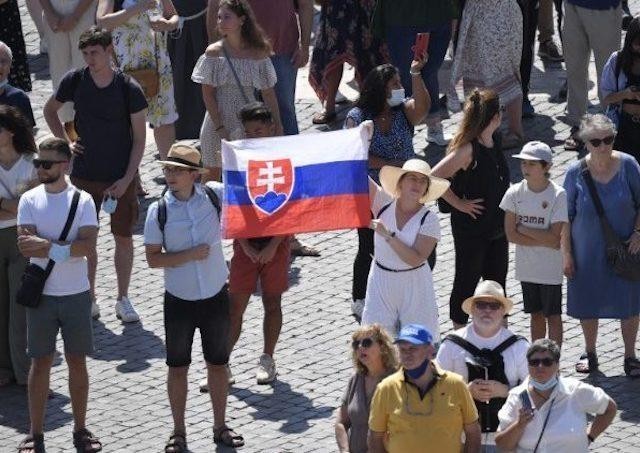 Pápež: Cesta do Budapešti a na Slovensko bude v znamení adorácie a modlitby v srdci Európy