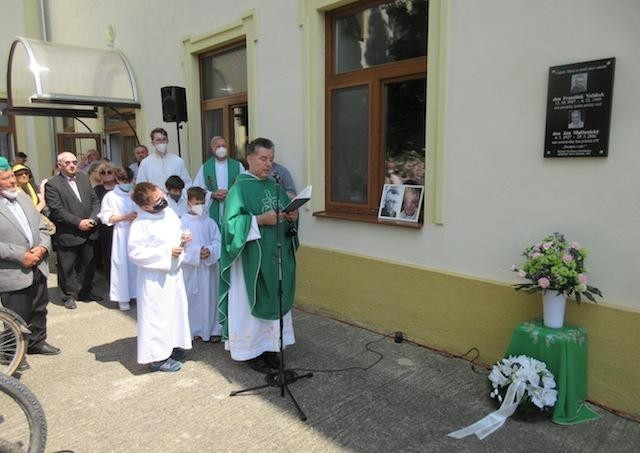 V Galante - Hodoch odhalili tabule saleziánom don Malženickému a don Valábkovi