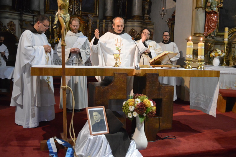 V Hlohovci si uctili rodáka, P. Dionýza F. Tomašoviša, OFM