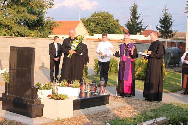 V obci Gáň bola zádušná svätá omša za biskupa Fila