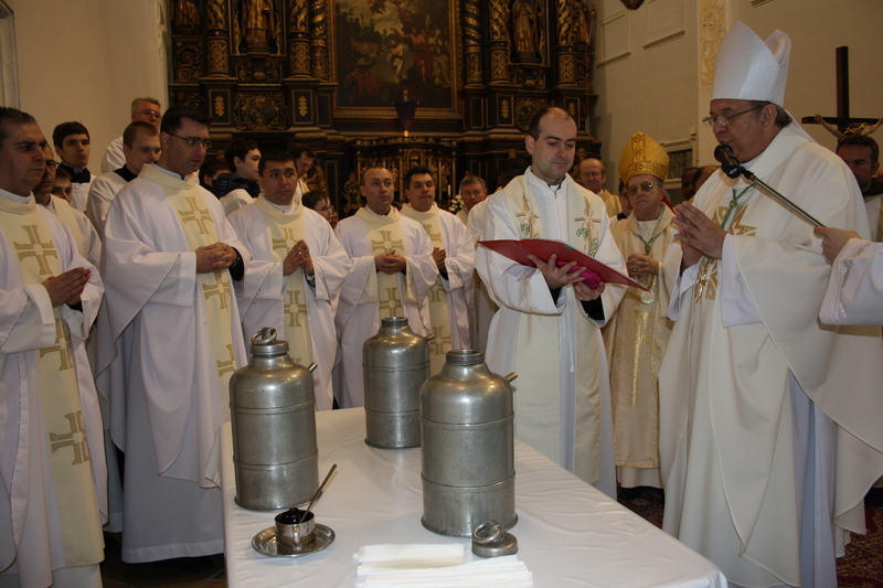 Apoštolský nuncius slávil omšu svätenia olejov v Trnave