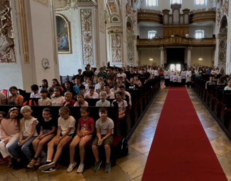 V Trnave ďakovali žiaci a pedagógovia štátnych škôl za uplynulý školský rok