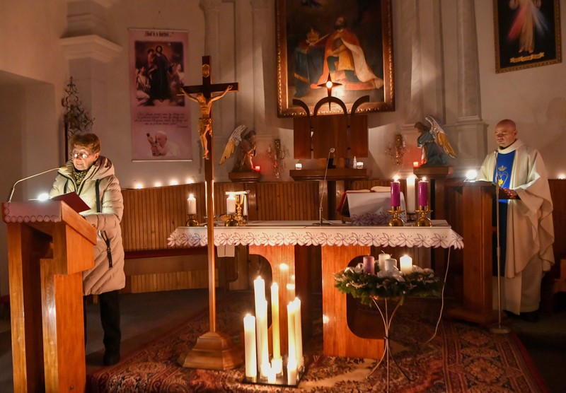 V Trebaticiach prežívali Advent aj s rorátmi