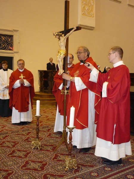 Trnavský arcibiskup viedol obrady Veľkého piatku