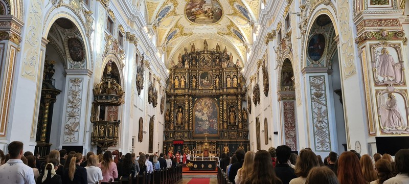 Biskup Forgáč v katedrále na Veni Sancte: Nechajte svoje evanjeliové hodnoty žiariť