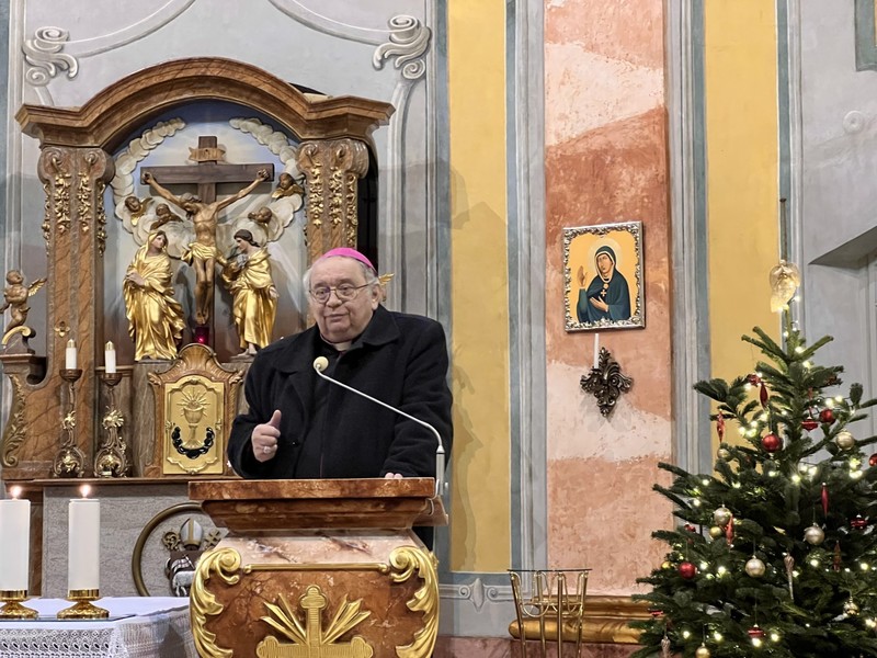 S vianočným pozdravom k nám prichádza aj trnavský arcibiskup