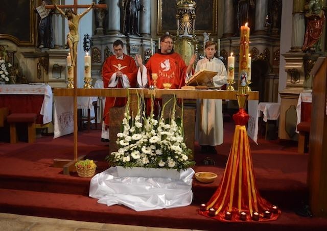 Františkáni v Hlohovci slávili vigíliu Zoslania Ducha Svätého