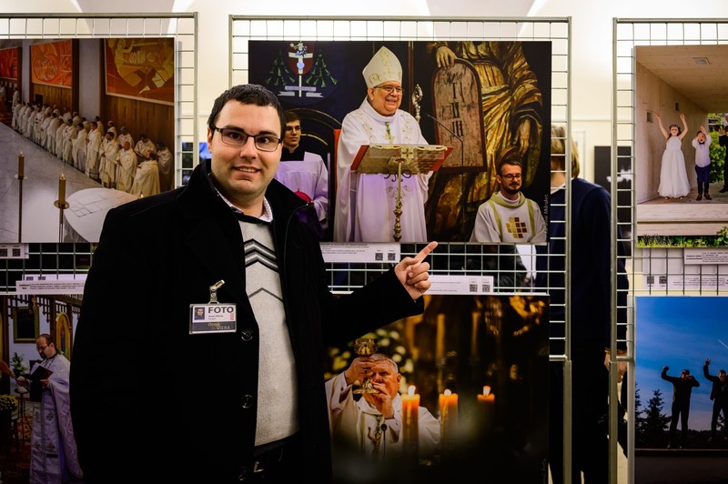 Na Pražskom hrade otvorili výstavu fotografií "Katedrála a živé stretnutia"
