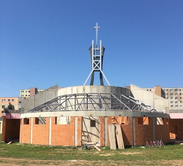 Vo farnosti Trnava - Prednádražie pokračujú s výstavbou nového kostola